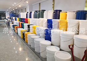 www日本黄色视频优物吉安容器一楼涂料桶、机油桶展区
